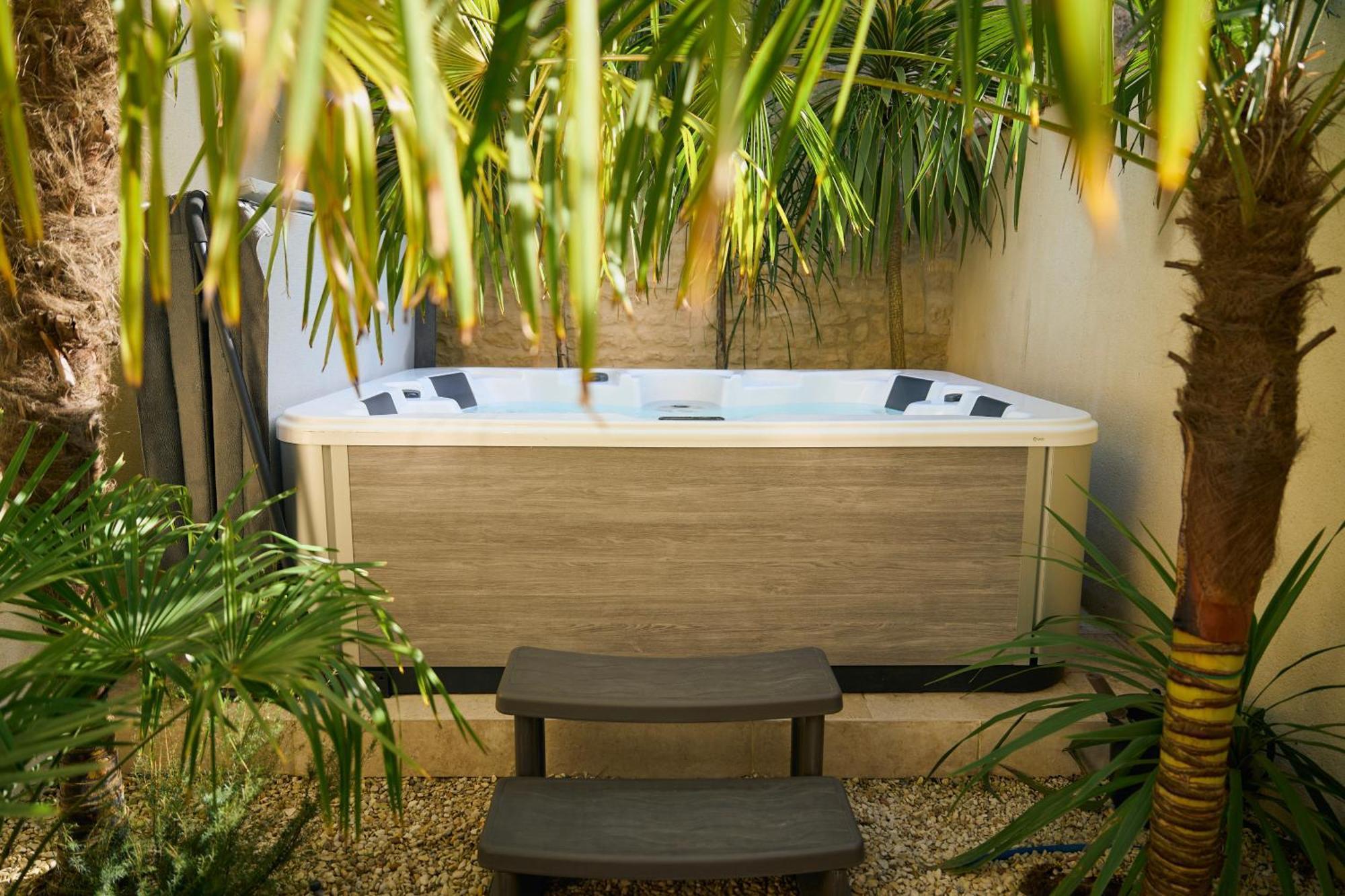 Suite Atypique - Jacuzzi Privatif En Centre Ville De Cognac Eksteriør bilde