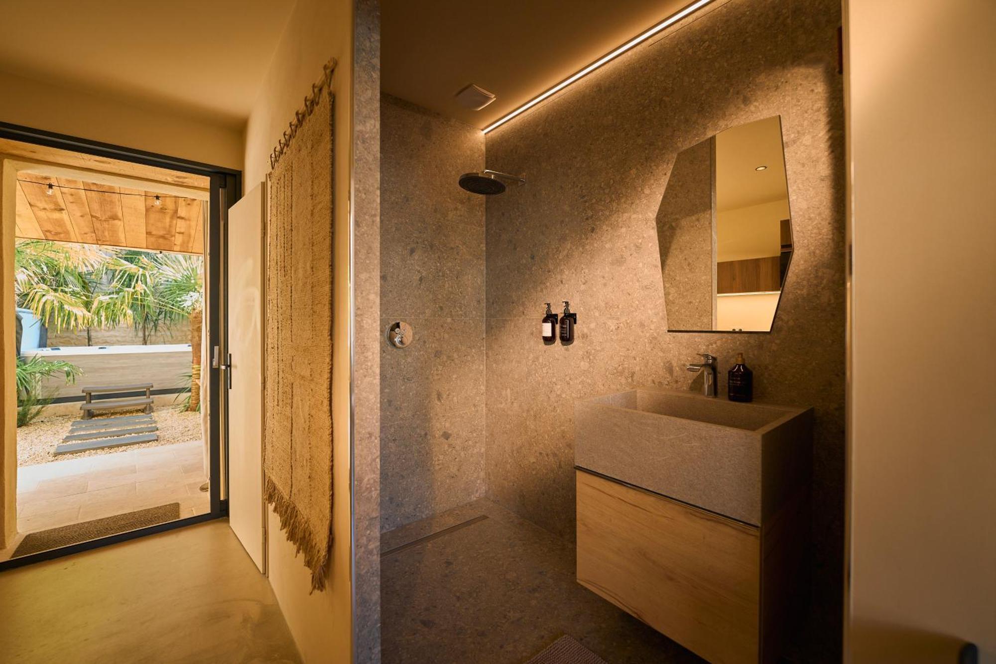 Suite Atypique - Jacuzzi Privatif En Centre Ville De Cognac Eksteriør bilde