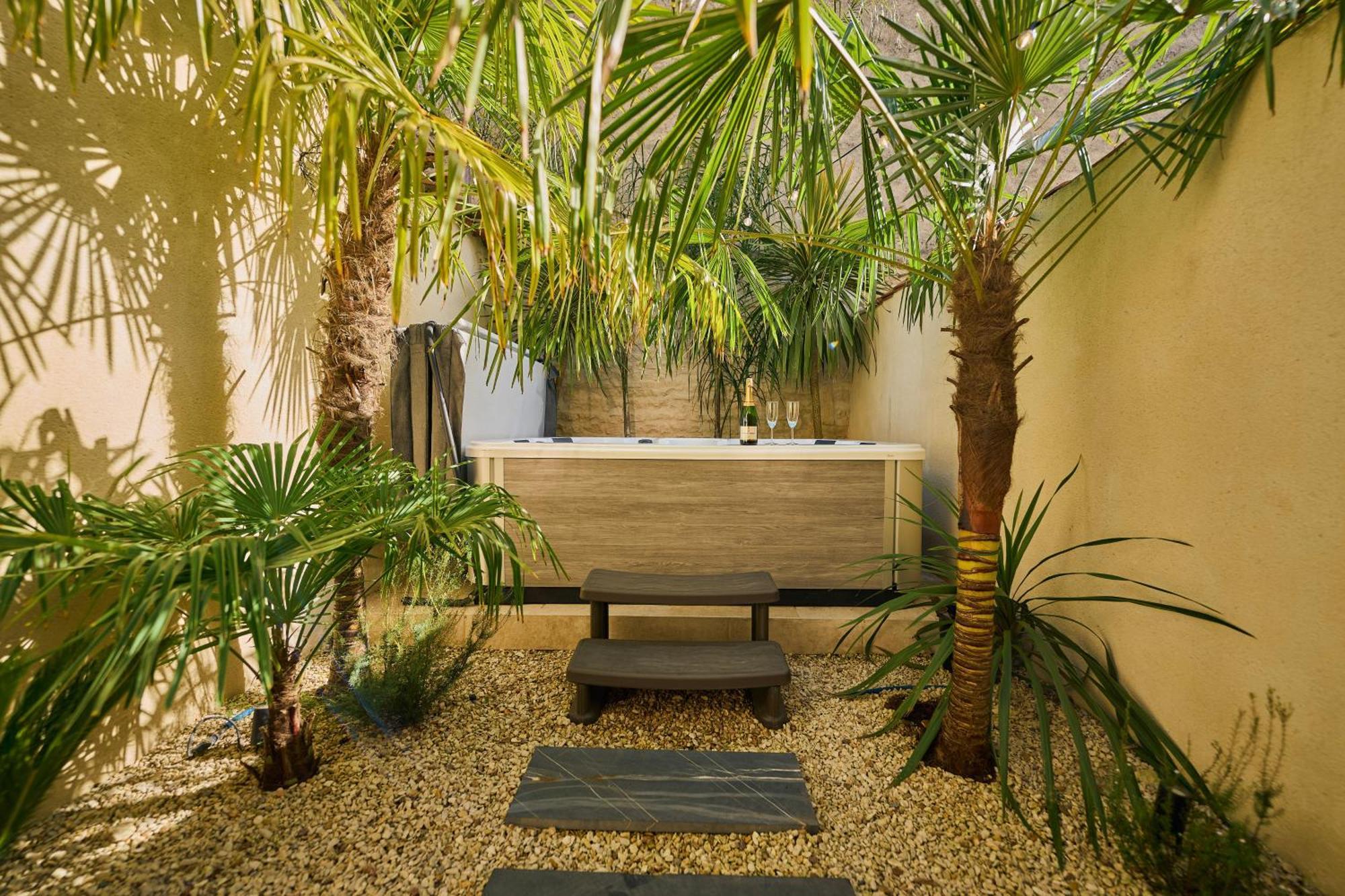 Suite Atypique - Jacuzzi Privatif En Centre Ville De Cognac Eksteriør bilde